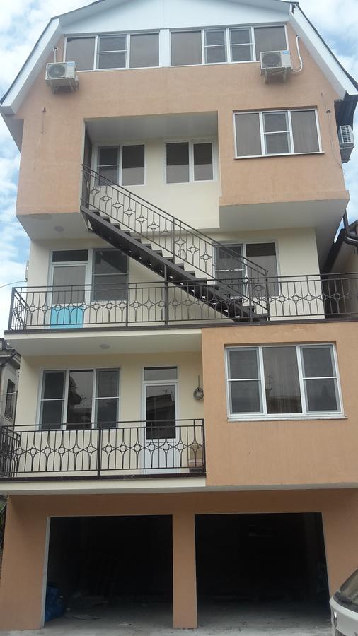 Mini Hotel Na Aiaaira Sukhumi Exterior photo